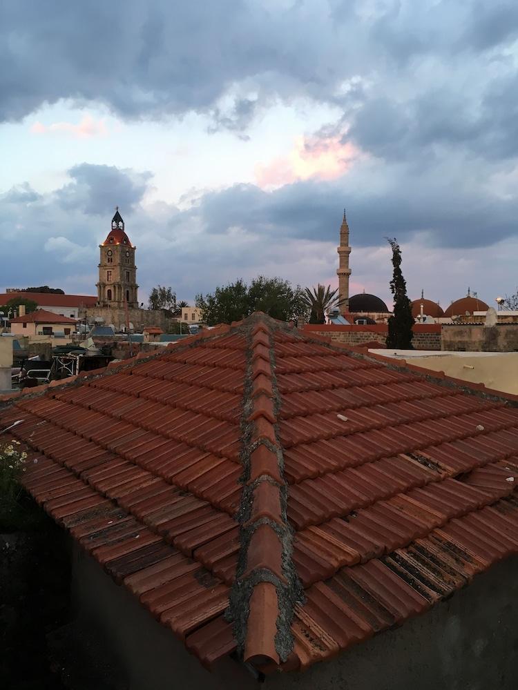 Auberge 32 Old Town Rhodes City 외부 사진